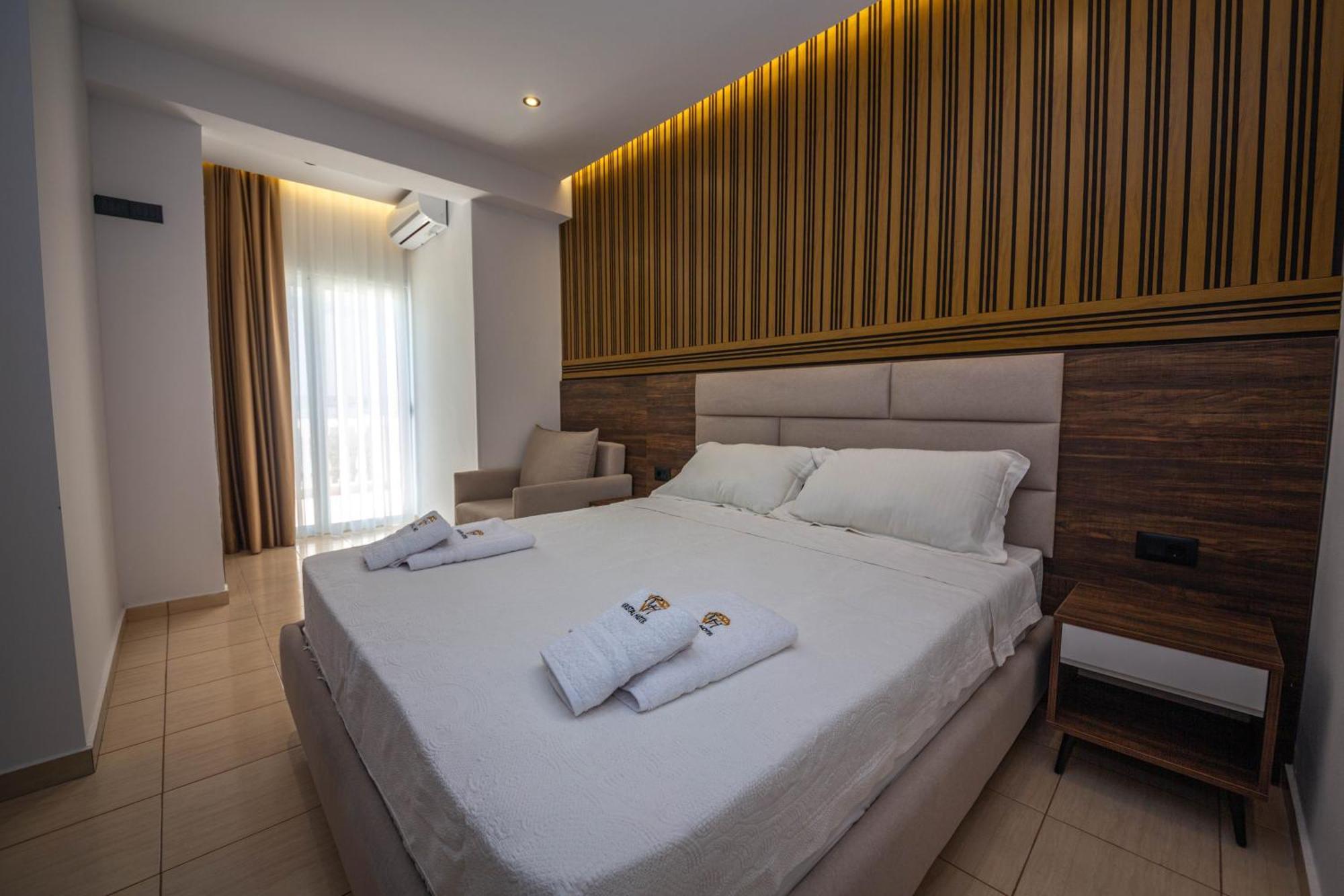 Hotel New Crystal Ksamil Dış mekan fotoğraf
